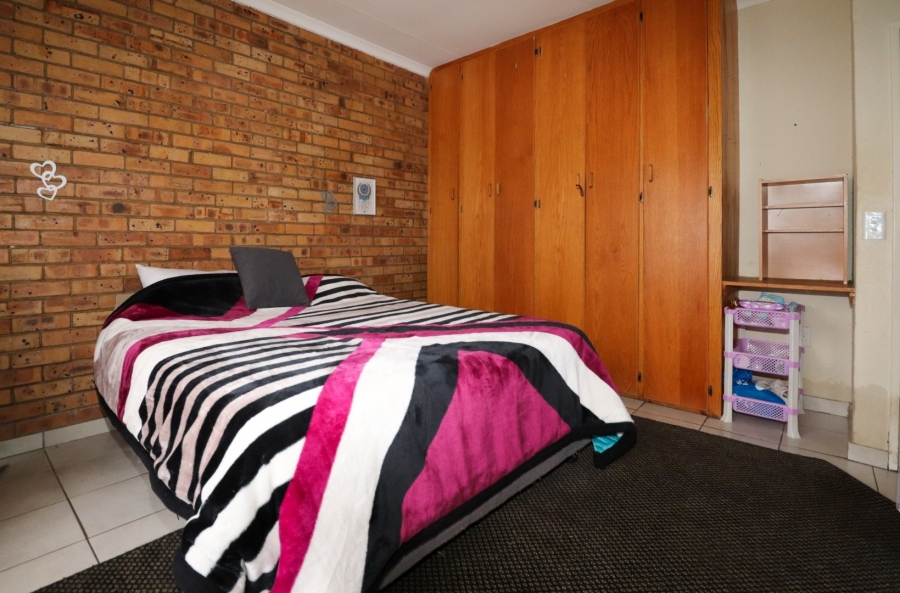 2 Bedroom Property for Sale in Meiringspark North West